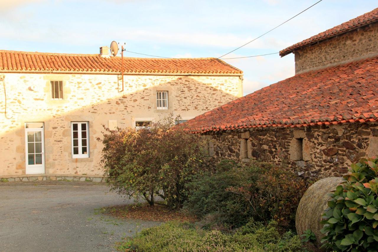 Les Chambres D'Hotes De La Metairie Du Bourg Les Herbiers Exterior photo